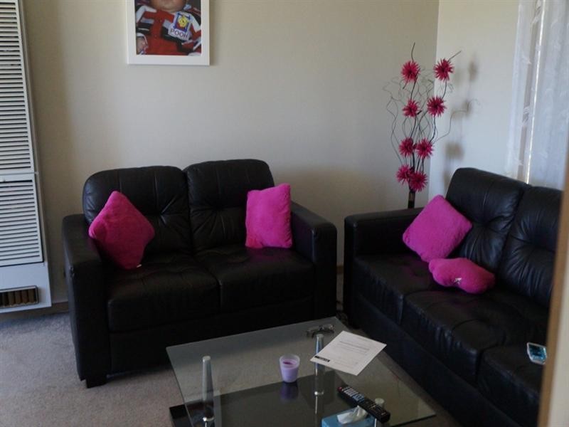 1/37 Newham Way, Altona Meadows VIC 3028