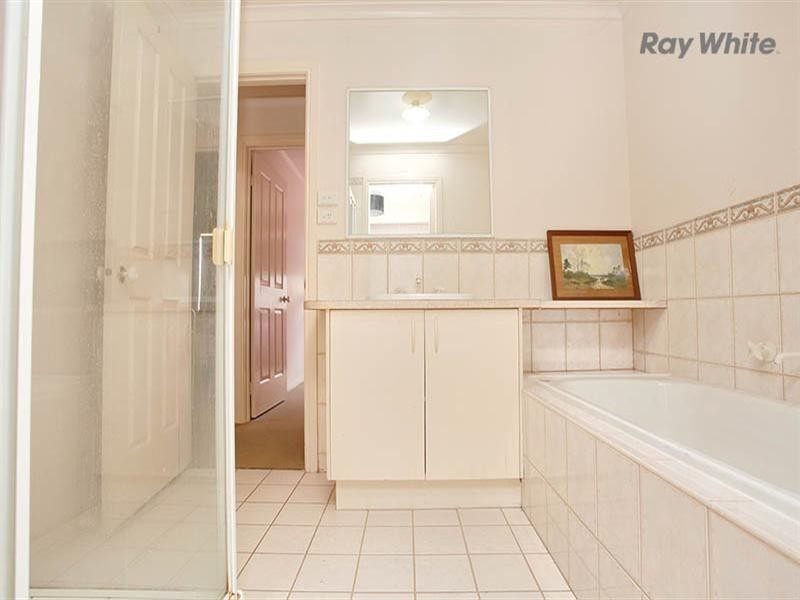 5 Waratah Drive, Altona Meadows VIC 3028