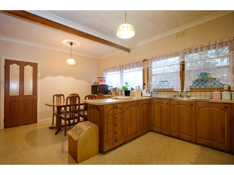 4 Scotsburn Grove, Werribee VIC 3030