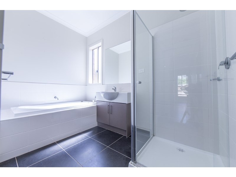 9 Rodeo Grove, Point Cook VIC 3030