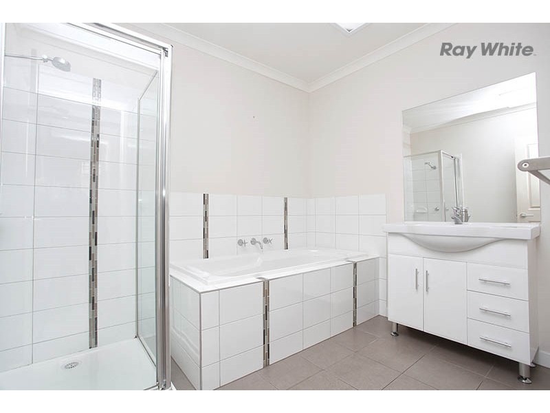 1/74 Westmeadows Lane, Truganina VIC 3029