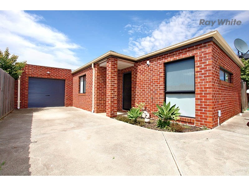 2/15 Armstrong Street, Laverton VIC 3028