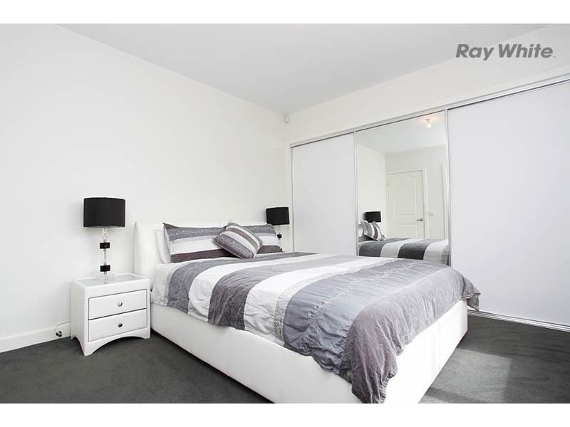 2/15 Armstrong Street, Laverton VIC 3028