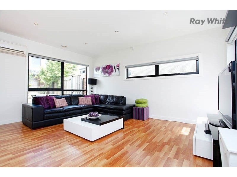 2/15 Armstrong Street, Laverton VIC 3028