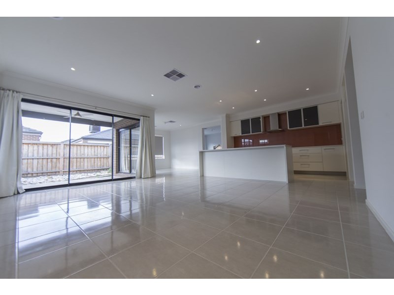 6 Packer Way, Williams Landing VIC 3027