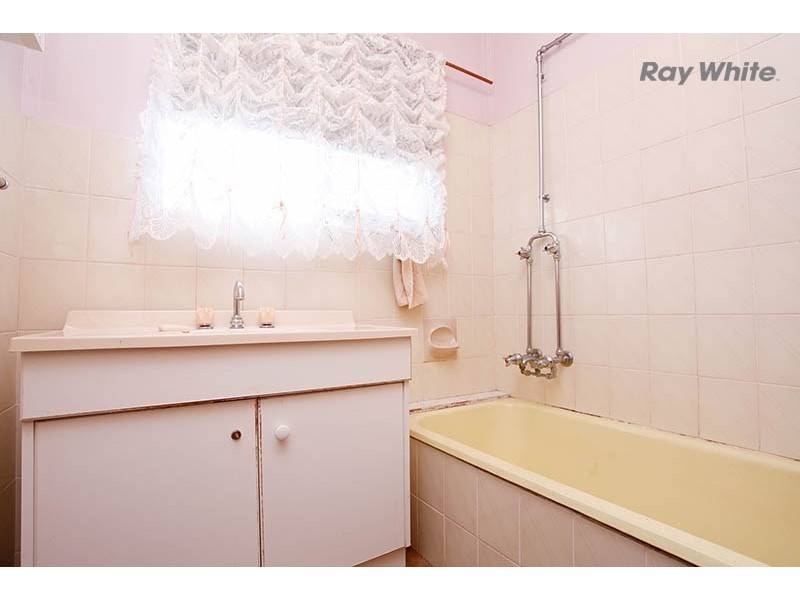 13 Williams Road, Laverton VIC 3028