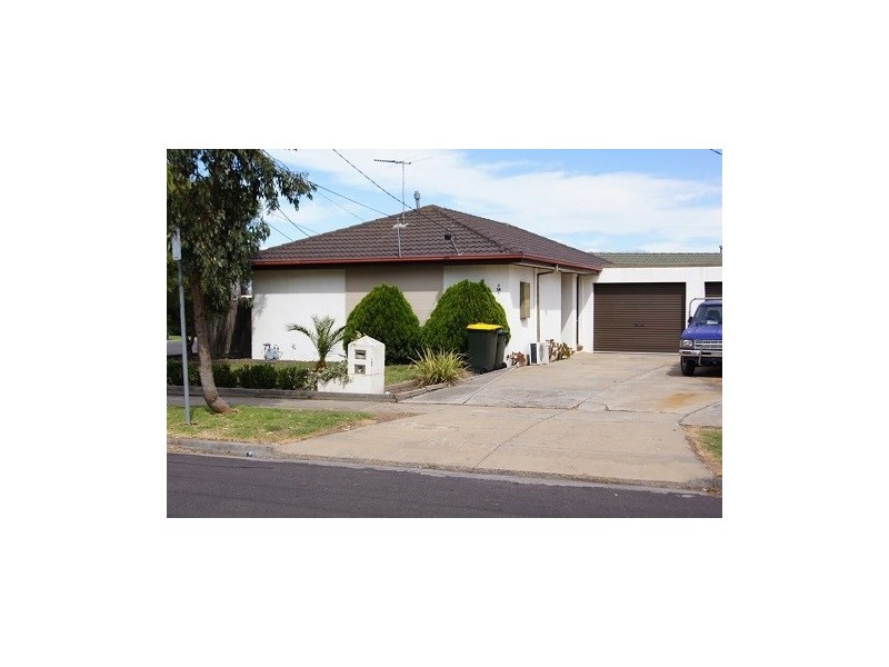 1/24 Canonbury Circle, Seabrook VIC 3028