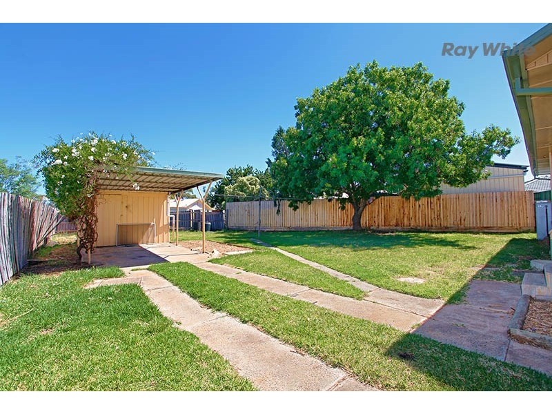 2 Eaton Parade, Laverton VIC 3028