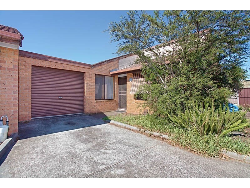 2/27 Grace Street, Laverton VIC 3028