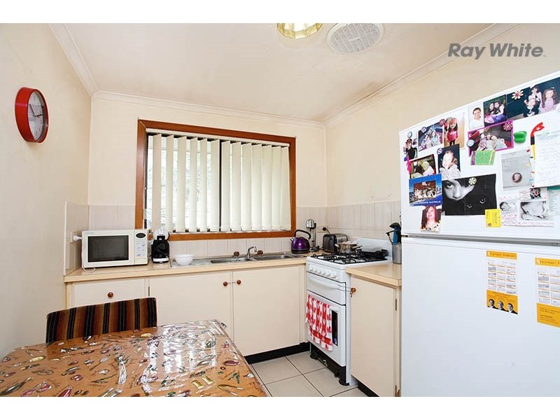 2/27 Grace Street, Laverton VIC 3028