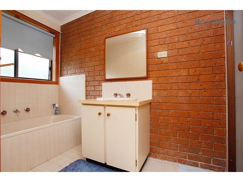 2/27 Grace Street, Laverton VIC 3028