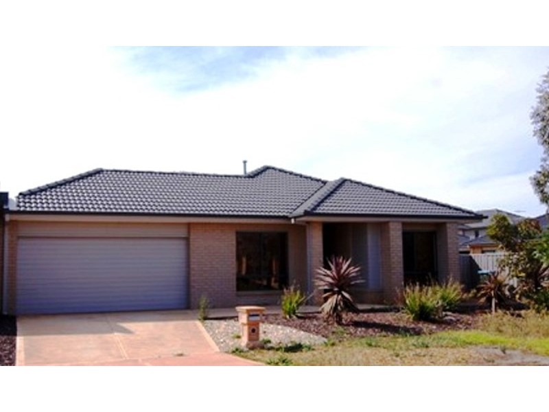 14 Tarcoola Crescent, Sanctuary Lakes VIC 3030