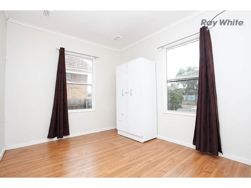 10 Thomas Street, Laverton VIC 3028