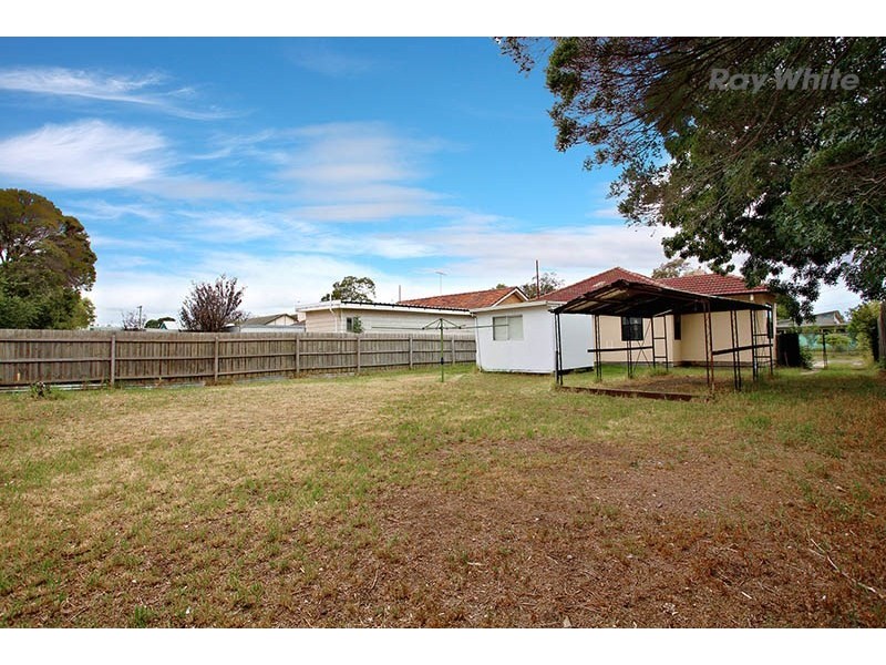 10 Thomas Street, Laverton VIC 3028