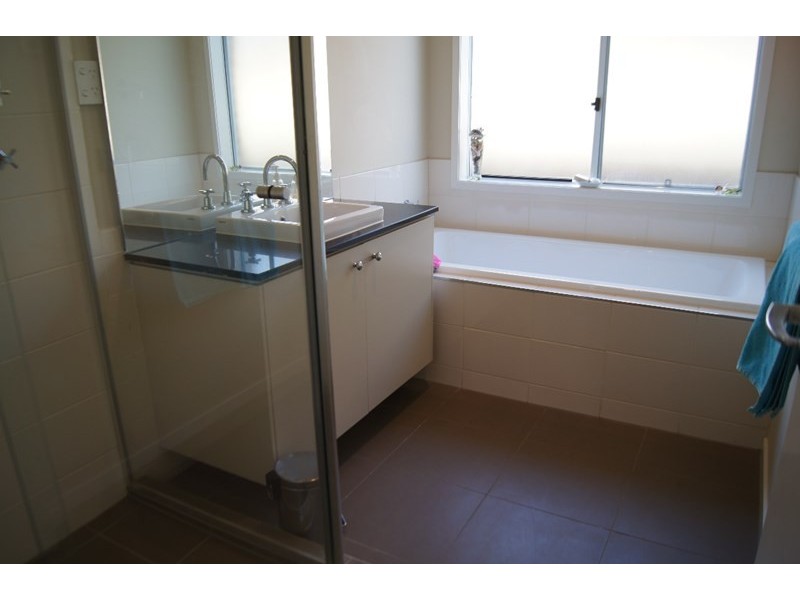 8 Caldwell Road, Williams Landing VIC 3027