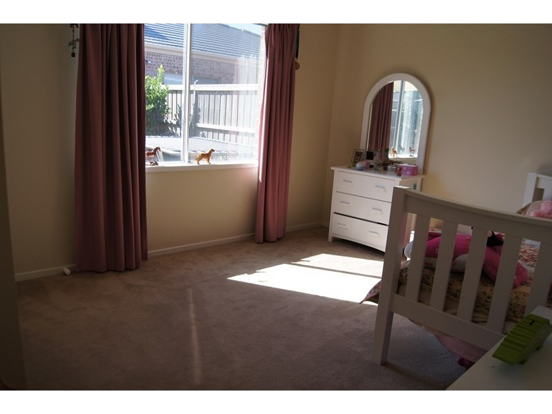 8 Caldwell Road, Williams Landing VIC 3027