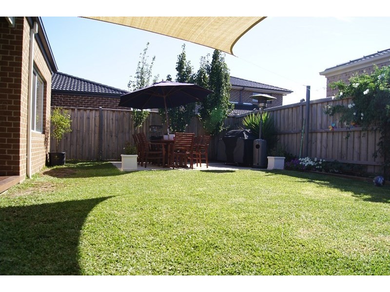 8 Caldwell Road, Williams Landing VIC 3027