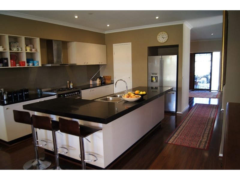 8 Caldwell Road, Williams Landing VIC 3027