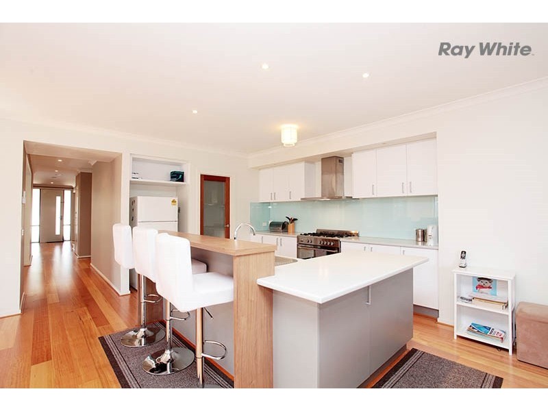 8 Seychelles Street, Point Cook VIC 3030