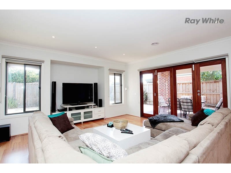 8 Seychelles Street, Point Cook VIC 3030