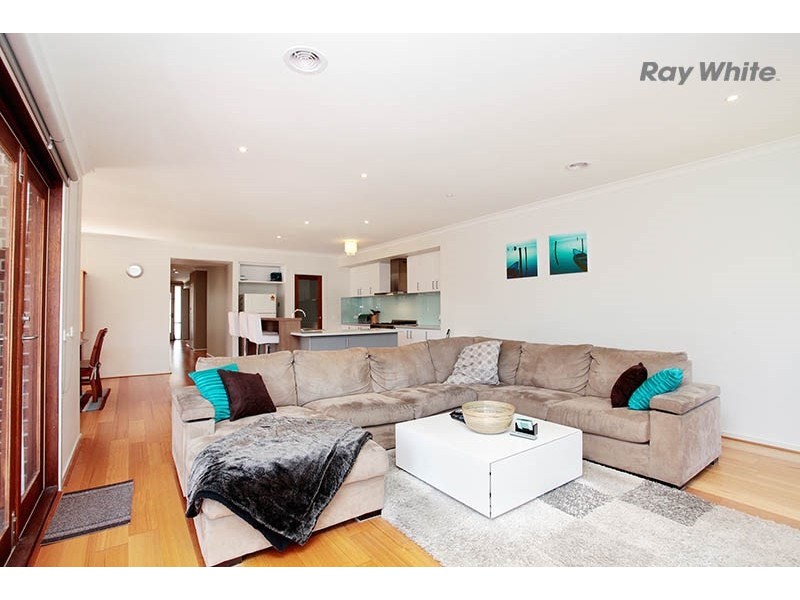 8 Seychelles Street, Point Cook VIC 3030