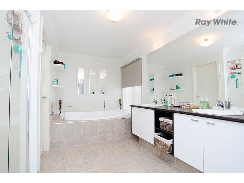 8 Seychelles Street, Point Cook VIC 3030