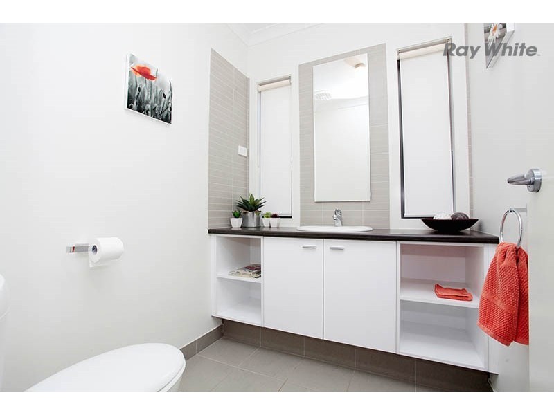 8 Seychelles Street, Point Cook VIC 3030