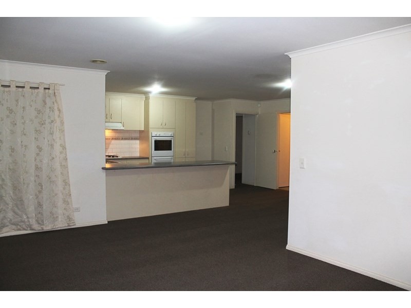 8 Gould Walk, Truganina VIC 3029