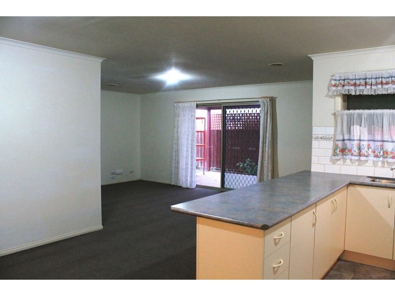 8 Gould Walk, Truganina VIC 3029