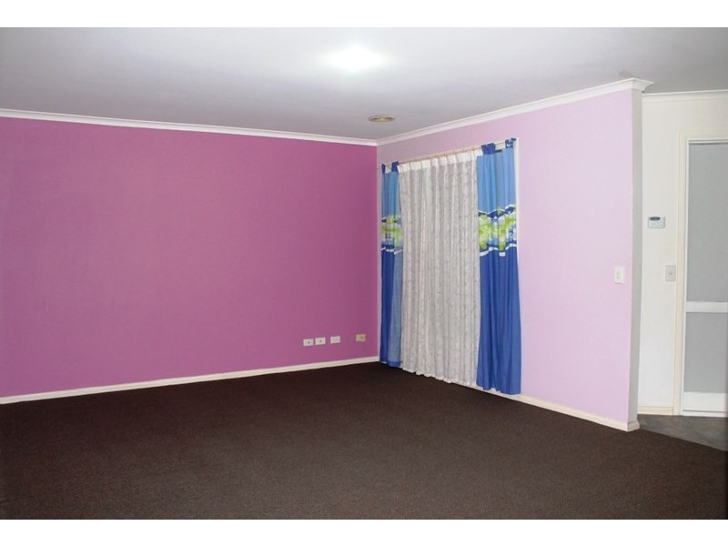 8 Gould Walk, Truganina VIC 3029