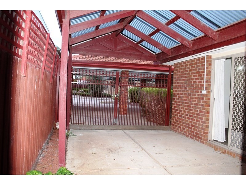 8 Gould Walk, Truganina VIC 3029