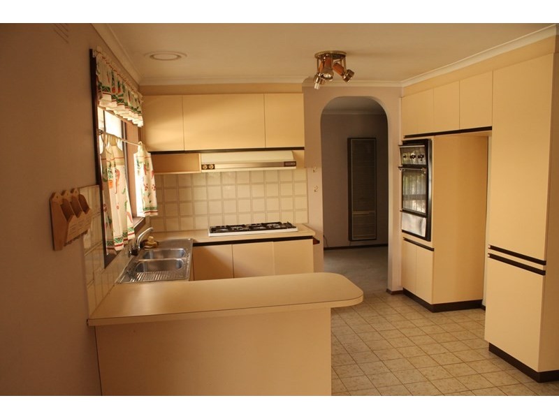 40 Rebecca Crescent, Altona Meadows VIC 3028