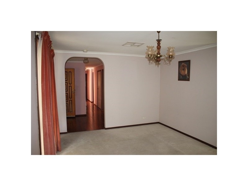 40 Rebecca Crescent, Altona Meadows VIC 3028