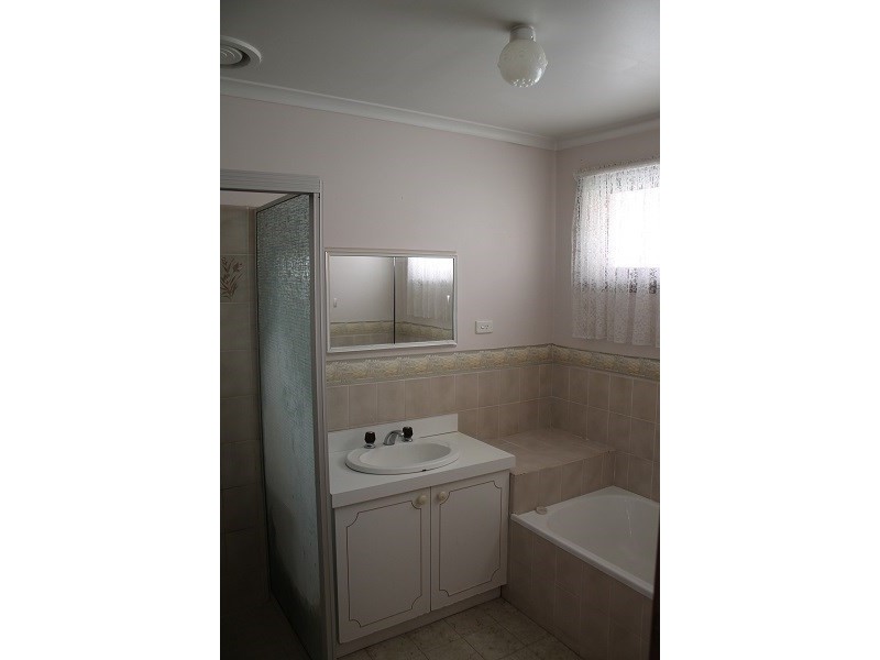 40 Rebecca Crescent, Altona Meadows VIC 3028