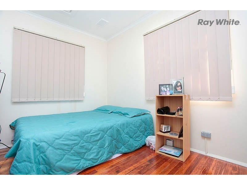 1/3 Charlesworth Street, Laverton VIC 3028