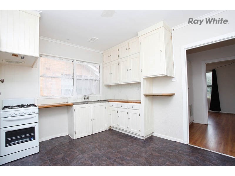 10 Thomas Street, Laverton VIC 3028