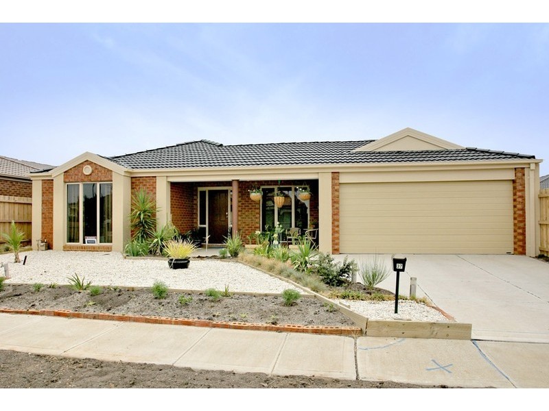 37 NEPTUNE Drive, Point Cook VIC 3030