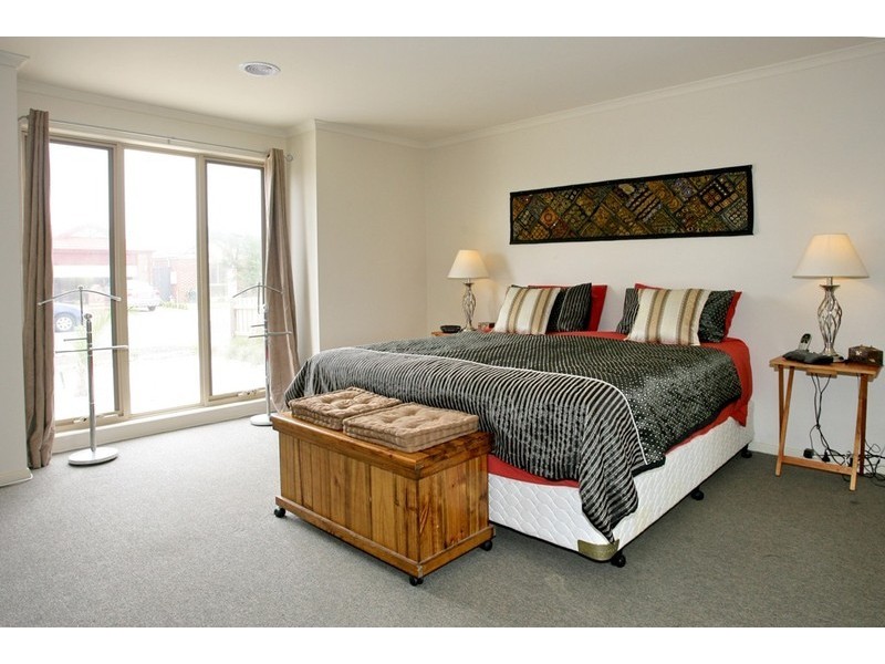 37 NEPTUNE Drive, Point Cook VIC 3030