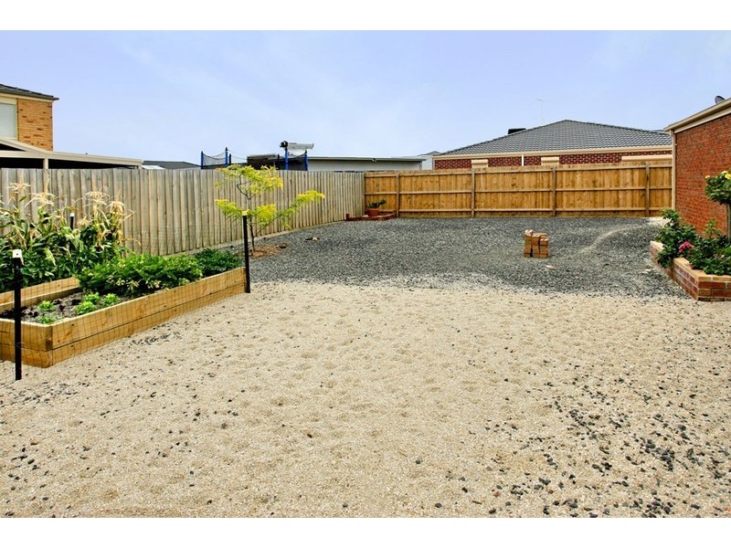 37 NEPTUNE Drive, Point Cook VIC 3030