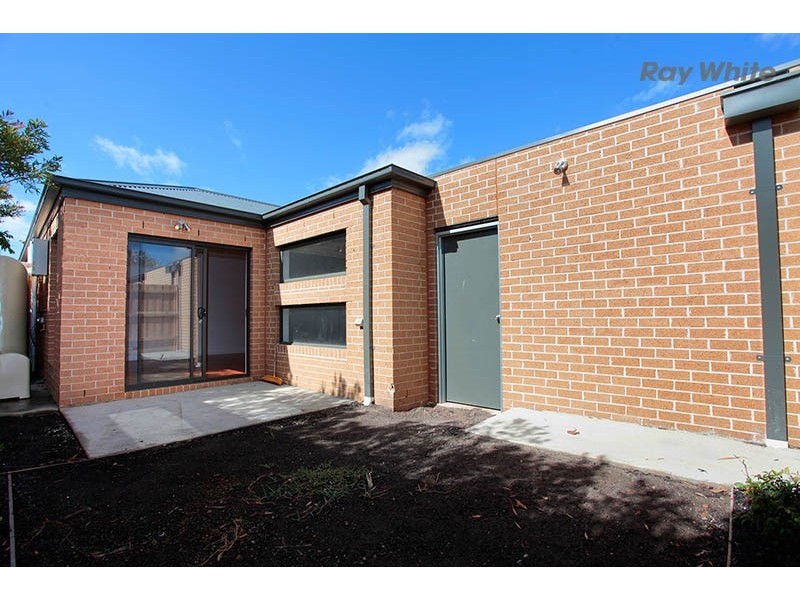 2/1D Wackett Street, Laverton VIC 3028