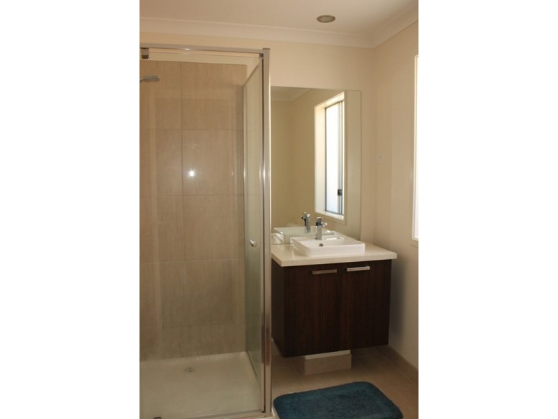 17 Bolivar Esplande, Truganina VIC 3029