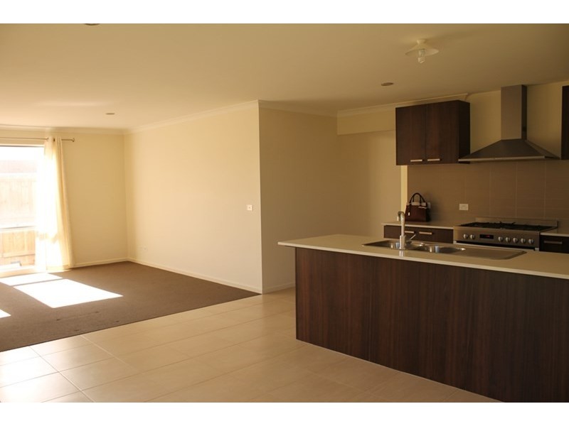 17 Bolivar Esplande, Truganina VIC 3029