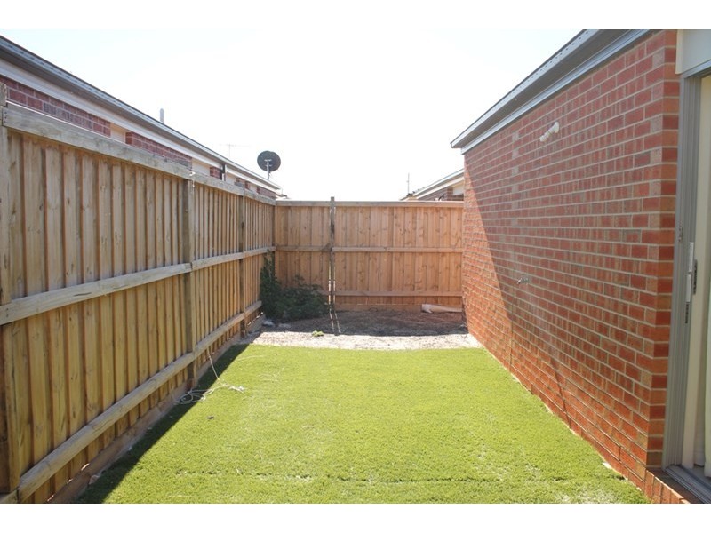 17 Bolivar Esplande, Truganina VIC 3029