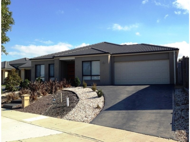 54 Alamanda Boulevard, Point Cook VIC 3030