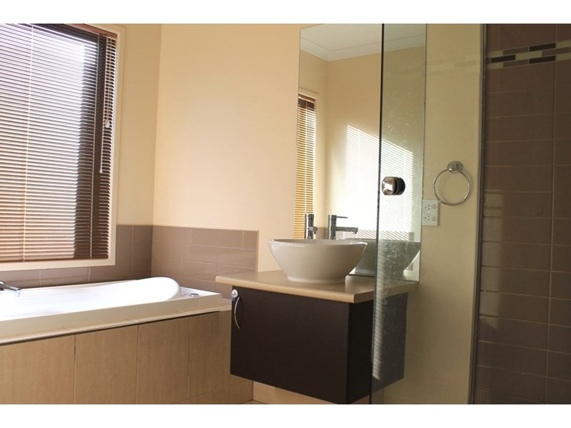 54 Alamanda Boulevard, Point Cook VIC 3030