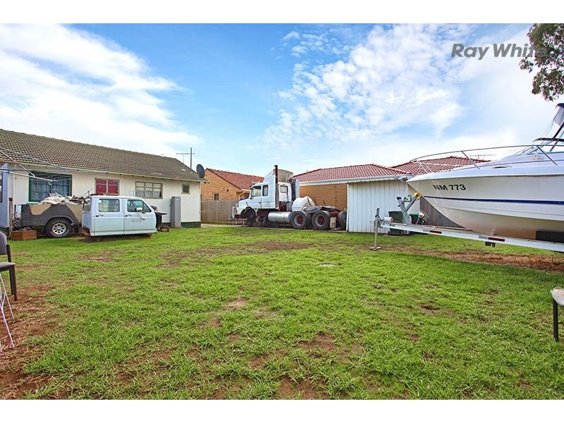 27 Williams Road, Laverton VIC 3028