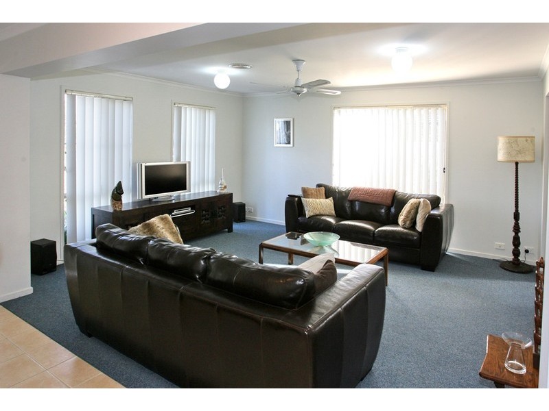 17 Lennon Boulevard, Point Cook VIC 3030