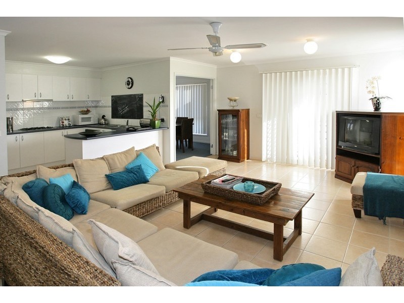 17 Lennon Boulevard, Point Cook VIC 3030