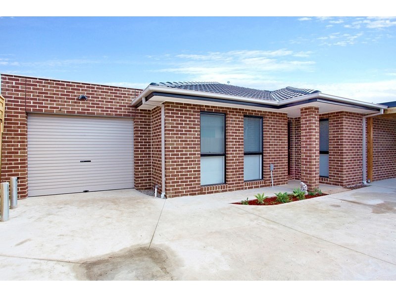 2/144 Bladin Street, Laverton VIC 3028