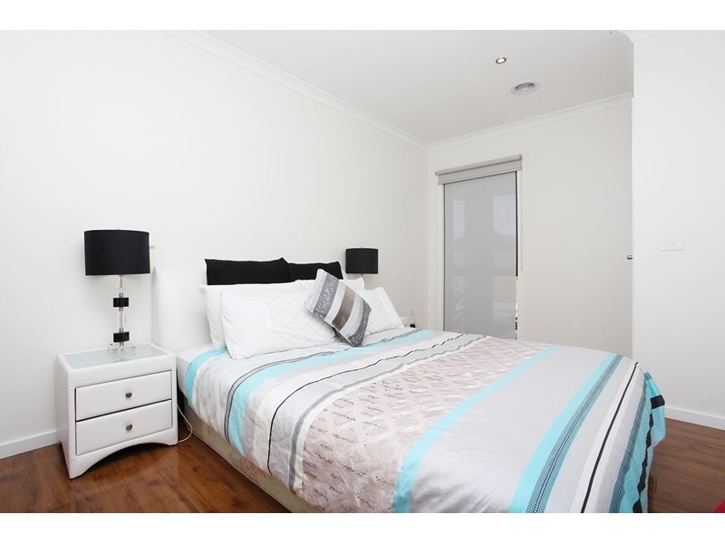 2/144 Bladin Street, Laverton VIC 3028